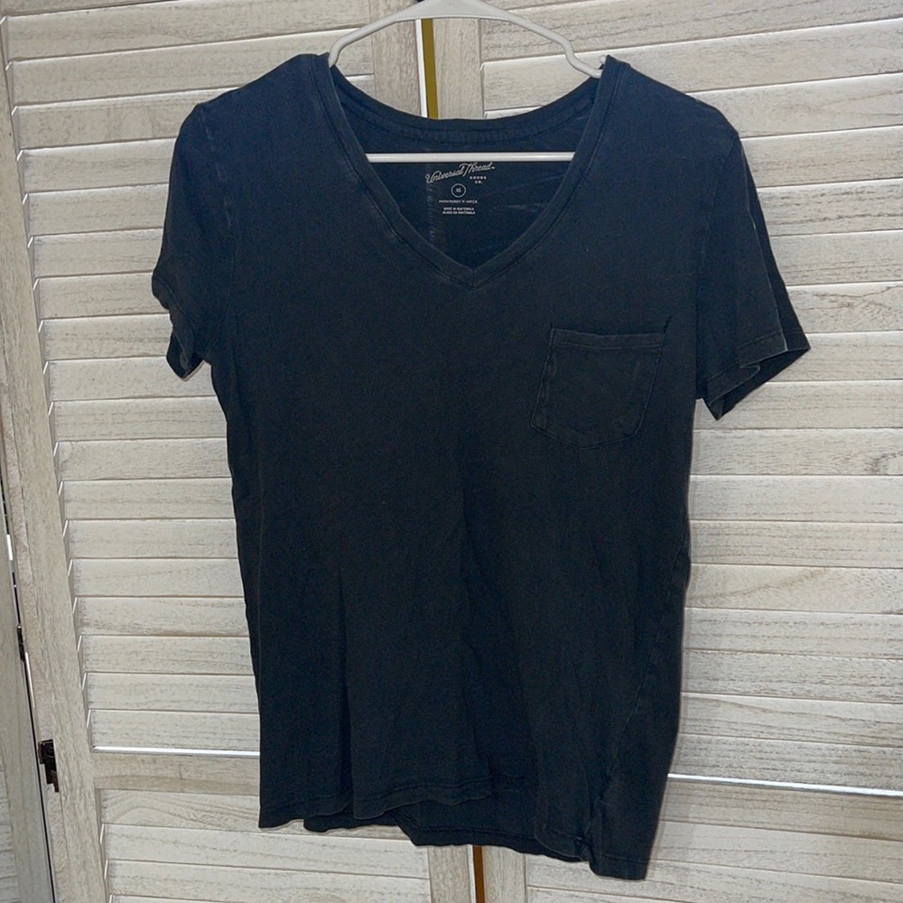 Black, t shirt.